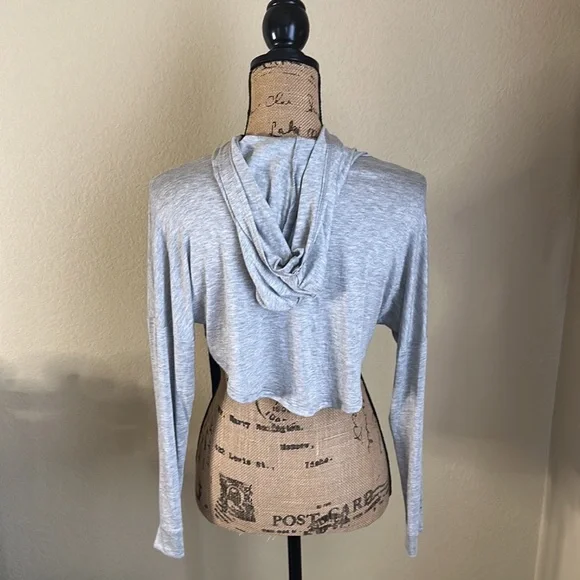 Crop Top - Picture 2 of 3